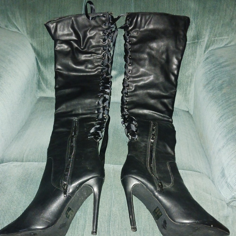 Stelleto Heeled Black Lace-Up Heeled Boots